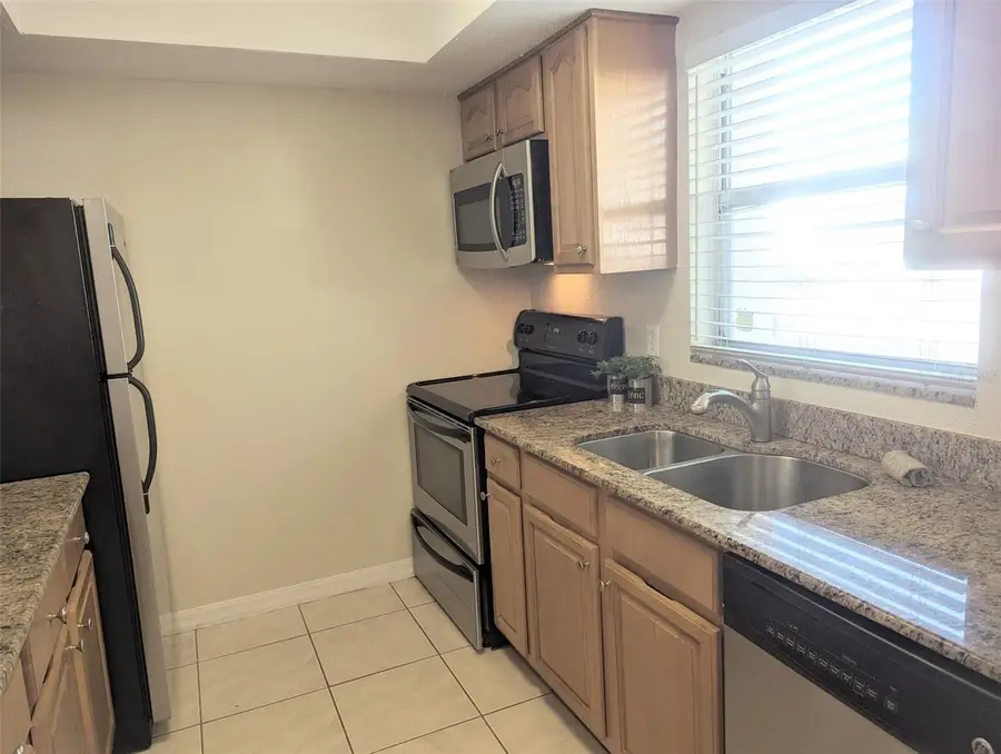 906 La Costa Circle #5, Sarasota, FL 34237 - Image #3