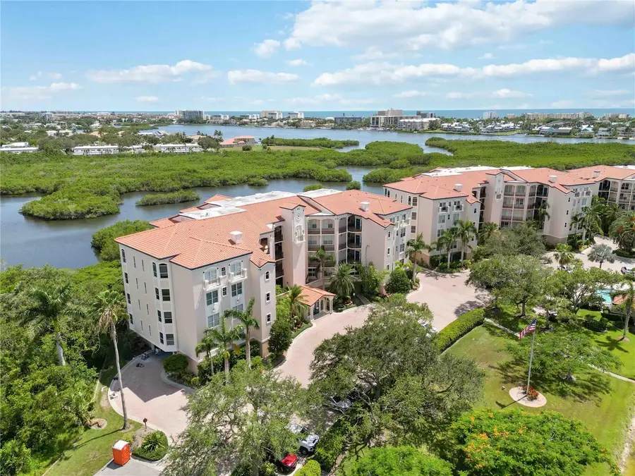 5450 Eagles Point Circle #405, Sarasota, FL 34231 - Image #2