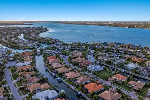 525 Mast Drive, BRADENTON, FL 34208