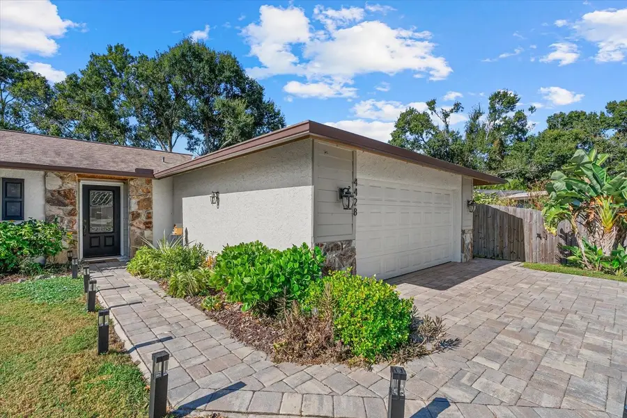 4428 Meadow Creek Circle, Sarasota, FL 34233 - Image #3