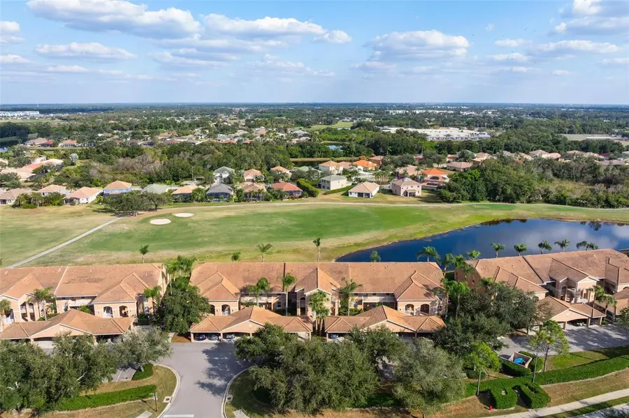 915 Fairwaycove Lane #204, Bradenton, FL 34212 - Image #2