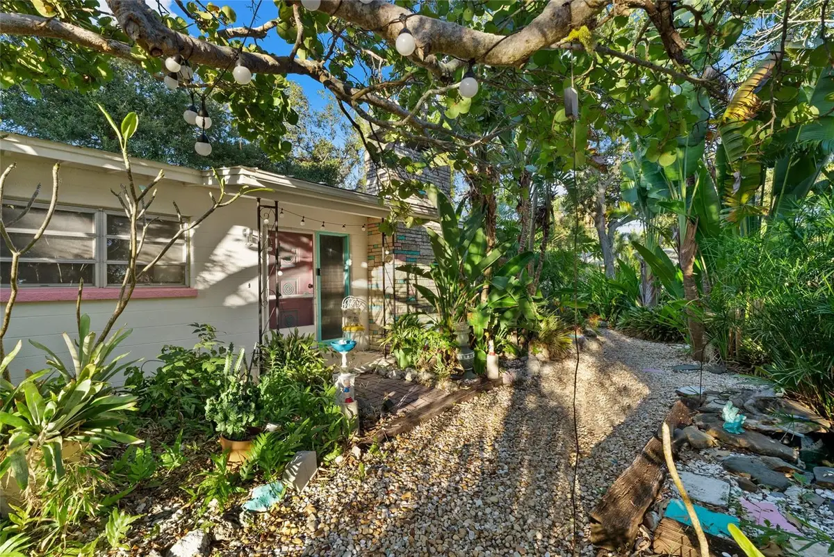 2207 Hickory Avenue, Sarasota, FL 34234 - Image #1