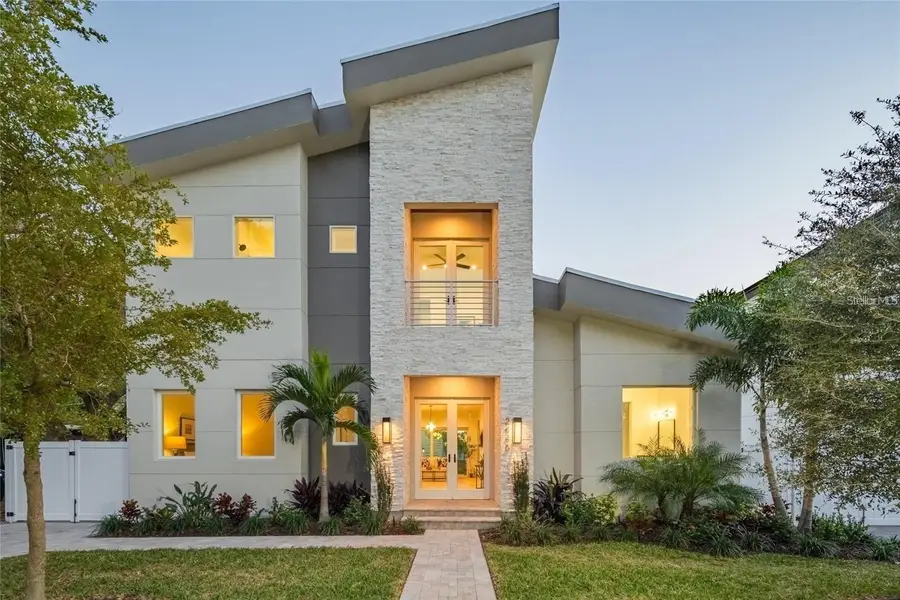 2446 Floyd Street, Sarasota, FL 34239 - Image #2