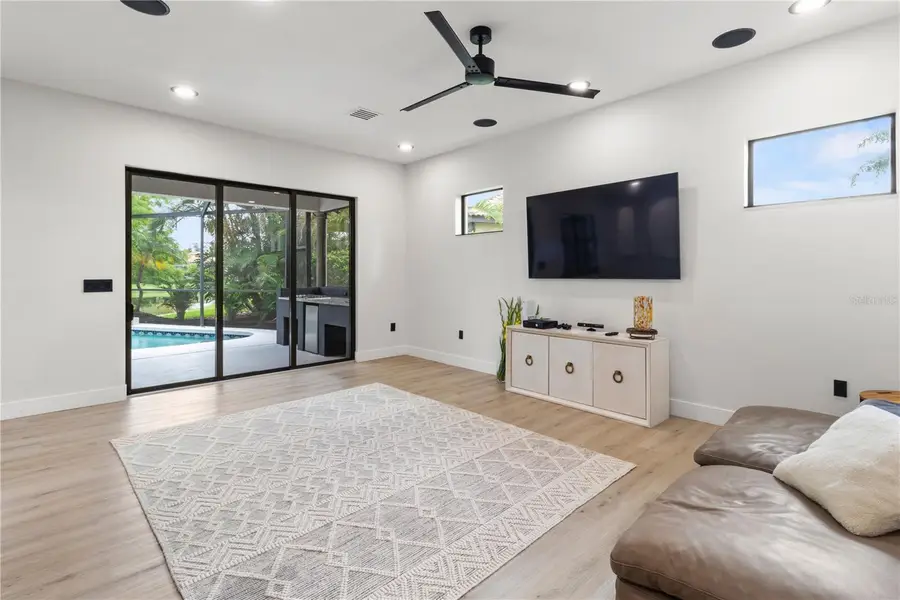 3635 80th Drive E, Sarasota, FL 34243 - Image #2