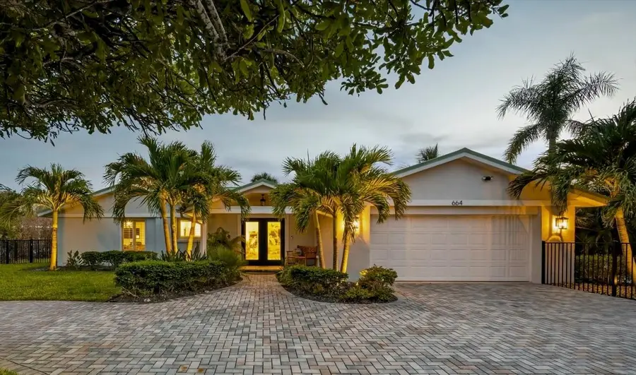664 Key Royale Drive, Holmes Beach, FL 34217 - Image #2