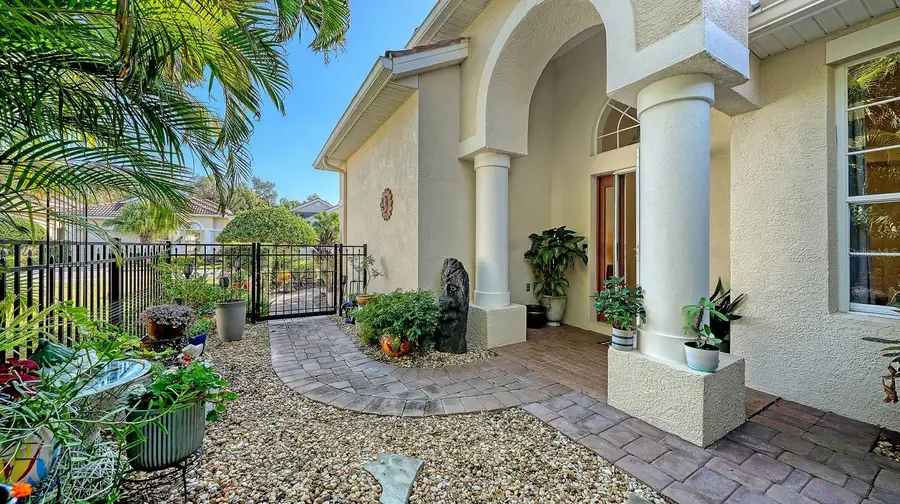 7810 33rd Street E, Sarasota, FL 34243 - Image #2