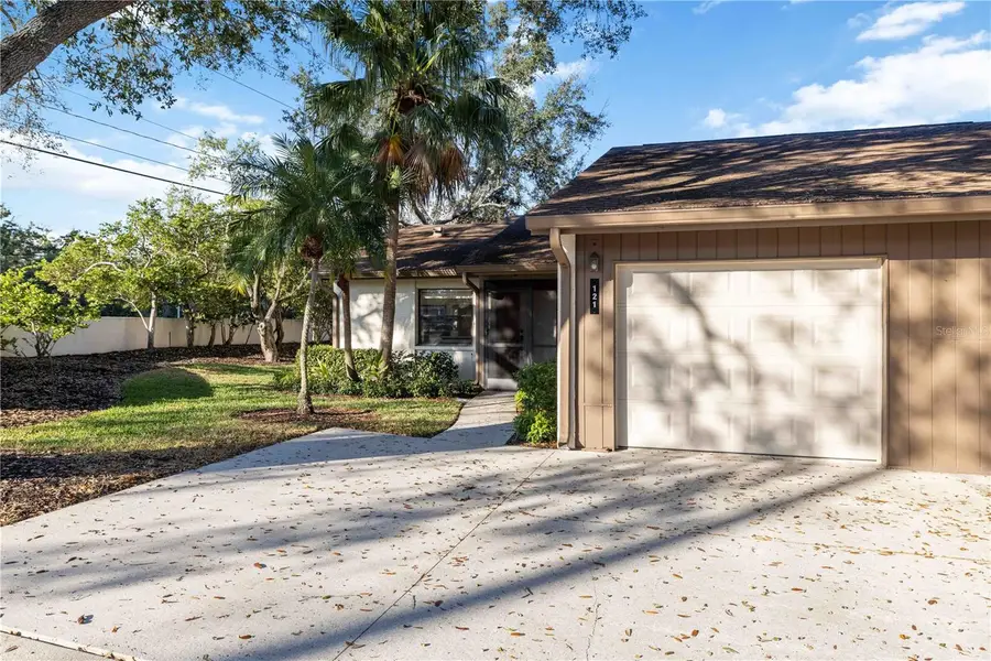 121 Oak Hill Drive #1, Sarasota, FL 34232 - Image #3