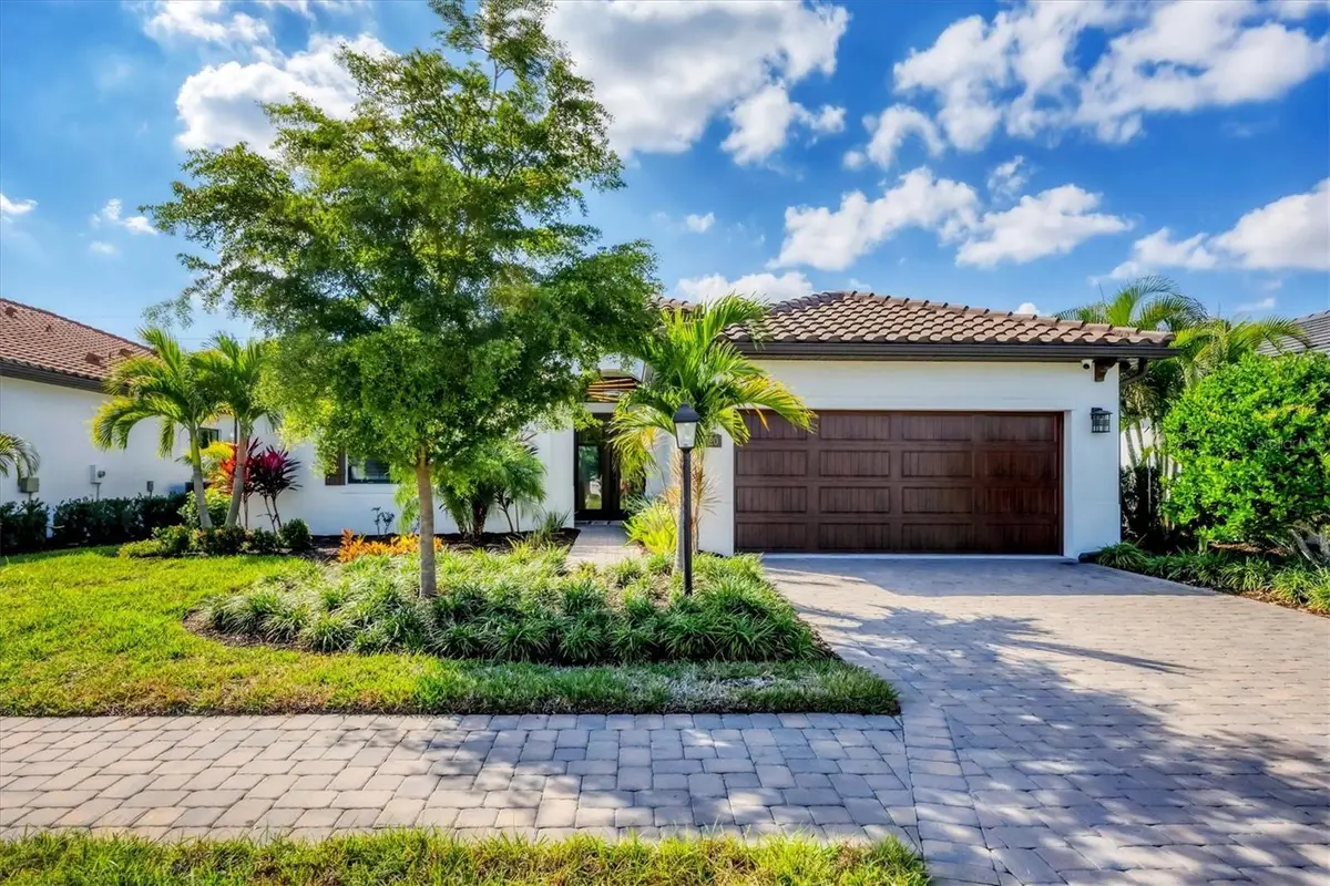 8020 Clearwater Court, Sarasota, FL 34241 - Image #1