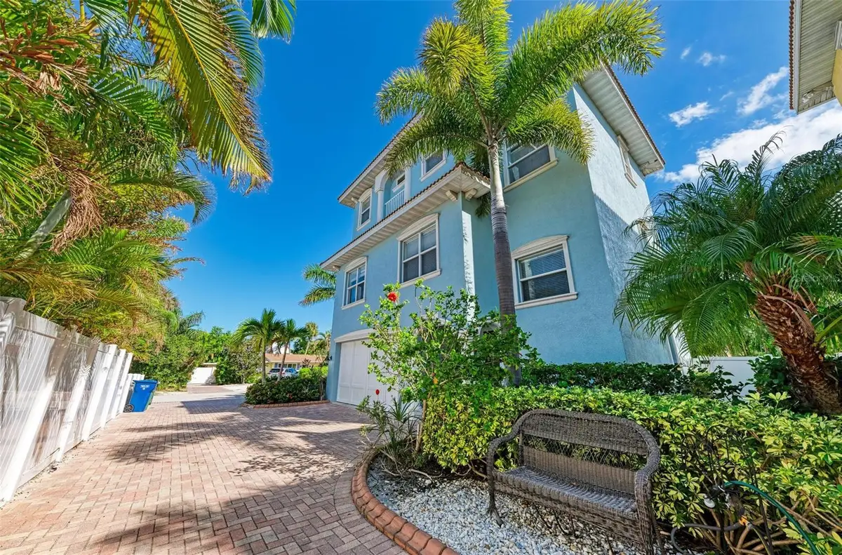 201 57th Street, Holmes Beach, FL 34217 - Image #1