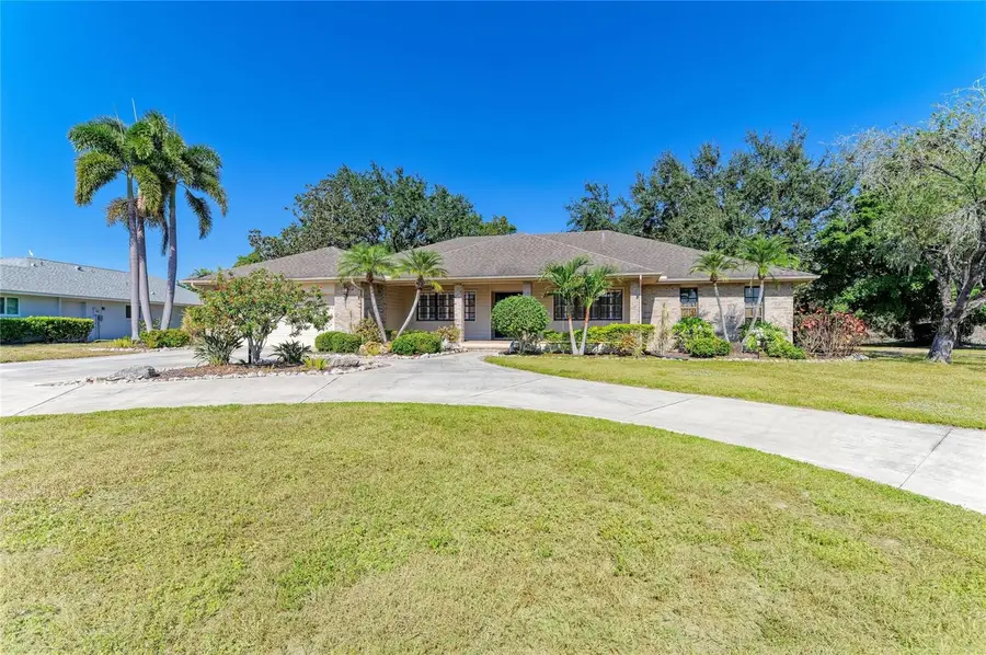 5668 Country Lakes Drive, Sarasota, FL 34243 - Image #2