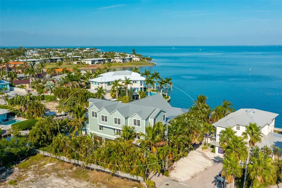 526 56th Street, Holmes Beach, FL 34217 - Image #2
