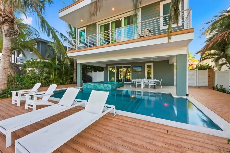 403 20th Place N, Bradenton Beach, FL 34217 - Image #3