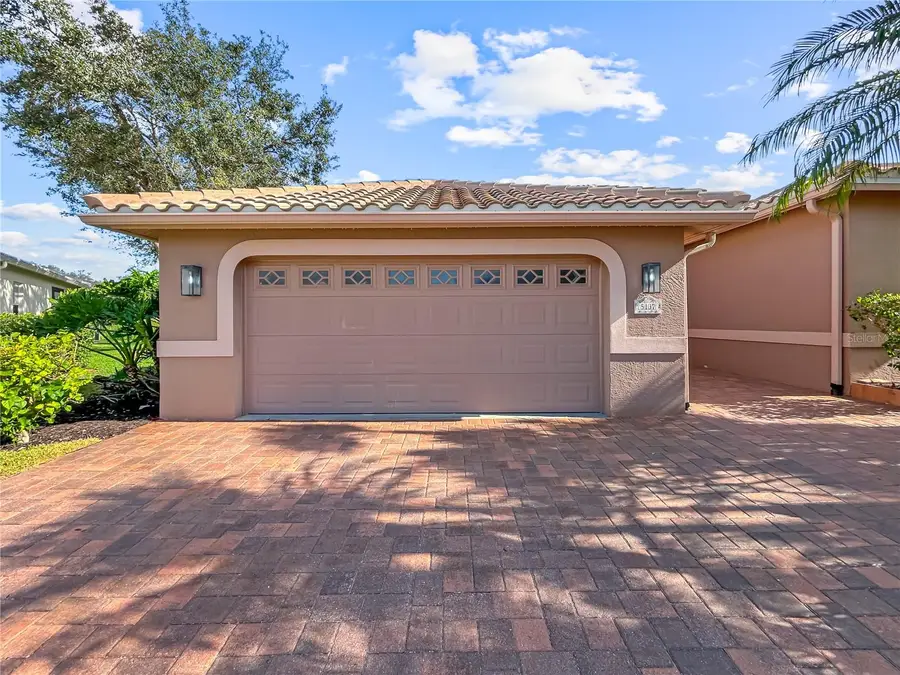 5137 Redbriar Court, Sarasota, FL 34238 - Image #3