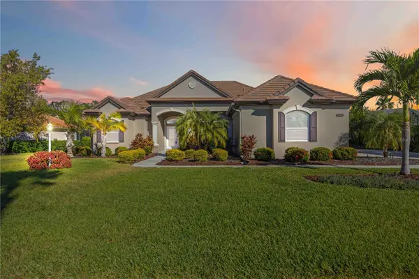 7922 Royal Birkdale Circle, LAKEWOOD RANCH, FL 34202