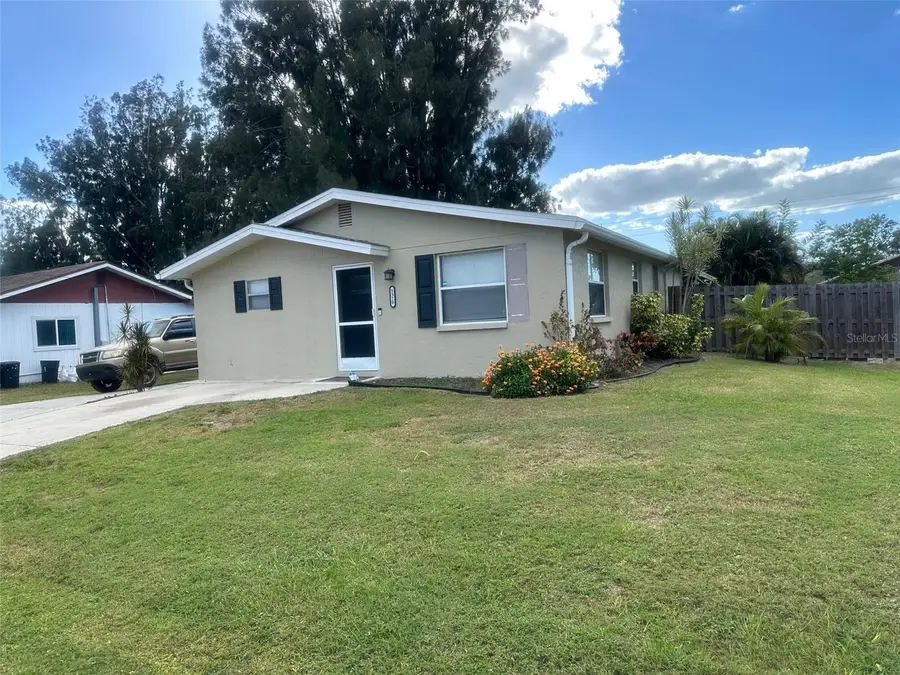 5320 Moeller Avenue, Sarasota, FL 34233 - Image #2