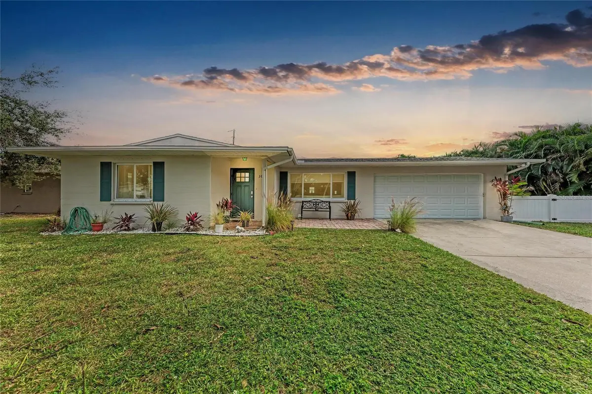 3013 Yarmouth Drive W, Bradenton, FL 34205 - Image #1