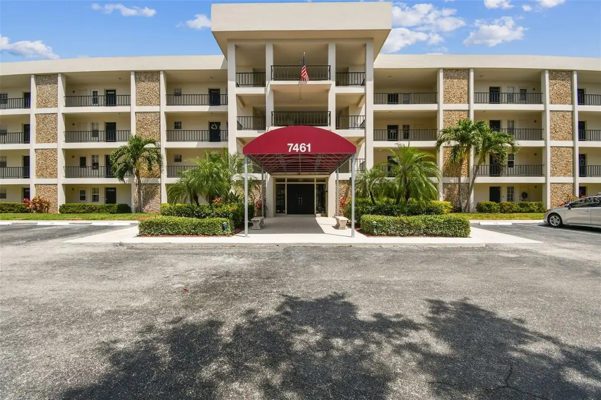 7461 W Country Club Drive N #201, Sarasota, FL 34243 - Image #1