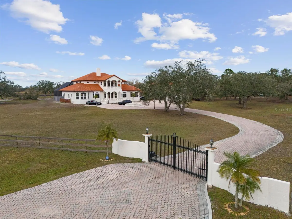 1450 Bern Creek Loop, Sarasota, FL 34240 - Image #1