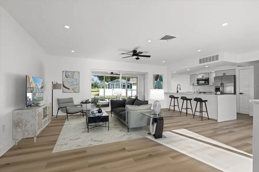 3535 Village Green Drive, Sarasota, FL 34239 - Image #3