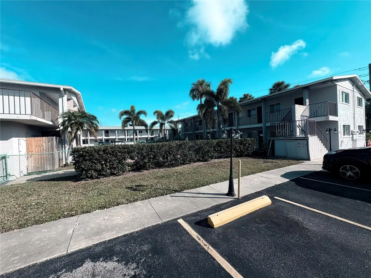 3101 Bee Ridge Road #208, Sarasota, FL 34239 - Image #1