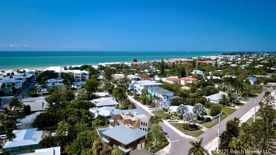 5506 Holmes Boulevard, Bradenton Beach, FL 34217 - Image #2