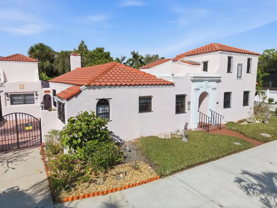 328 Sorrento Street, Venice, FL 34285 - Image #2