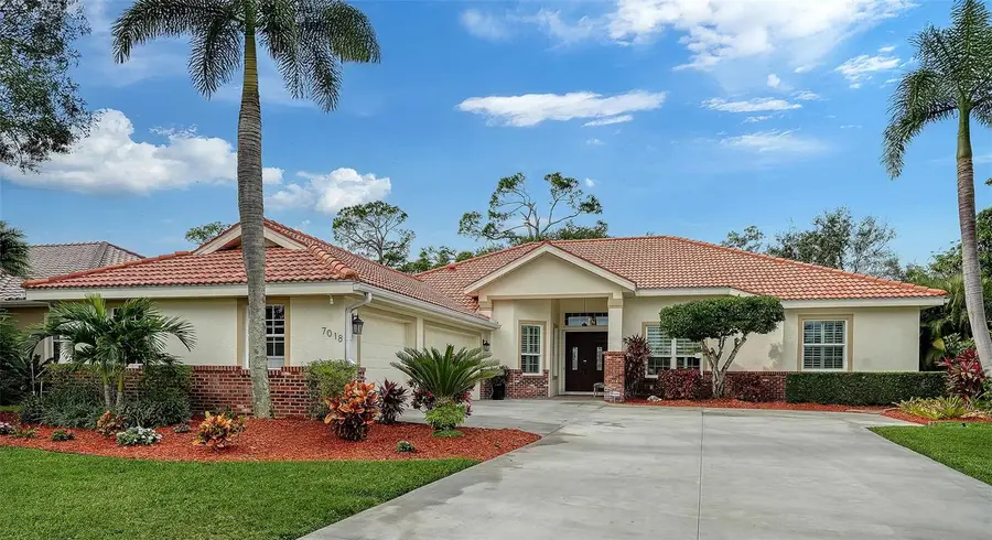 7018 Coachlight Street, Sarasota, FL 34243 - Image #2