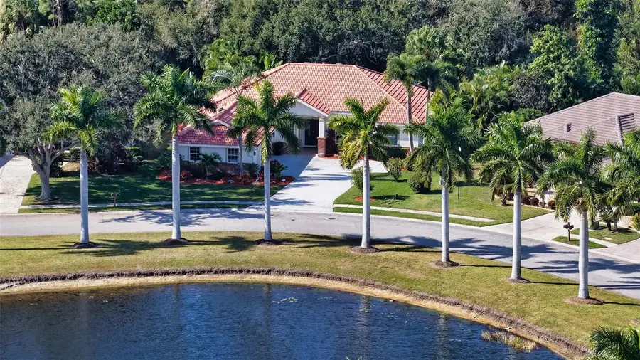 7018 Coachlight Street, Sarasota, FL 34243 - Image #3