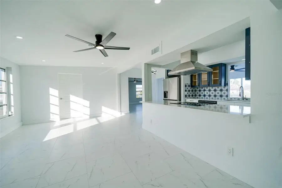 217 W Tarpon Boulevard Nw, Port Charlotte, FL 33952 - Image #2