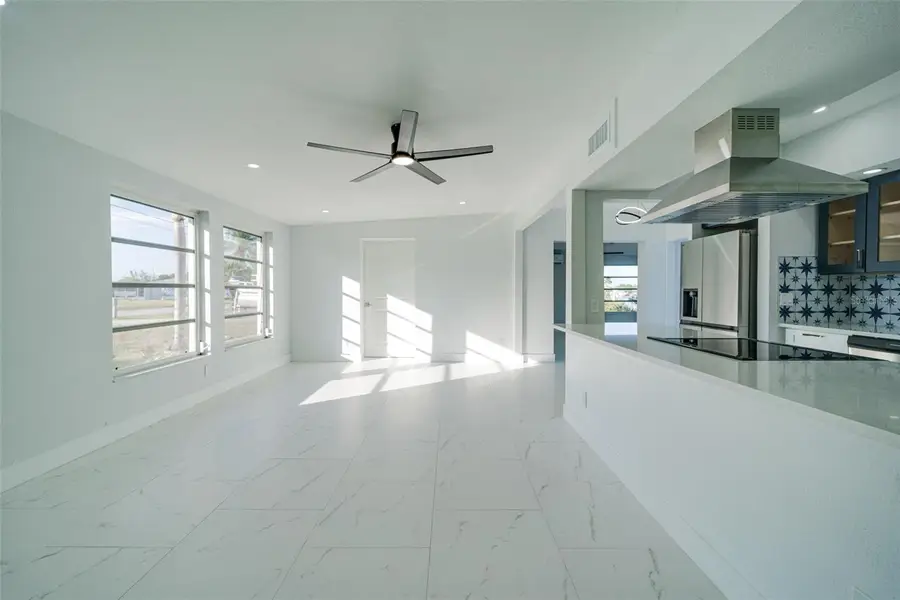 217 W Tarpon Boulevard Nw, Port Charlotte, FL 33952 - Image #3