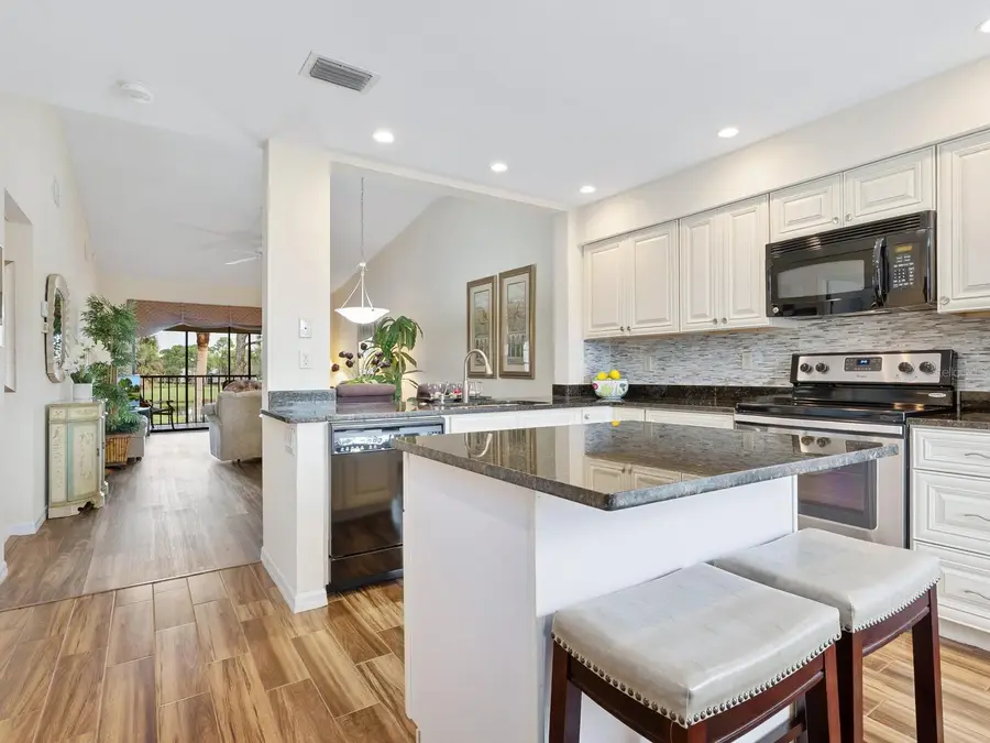 4610 Weybridge #24, Sarasota, FL 34235 - Image #3