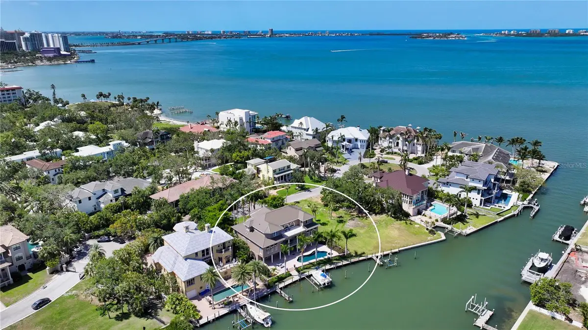 975 Whitakers Lane, Sarasota, FL 34236 - Image #1