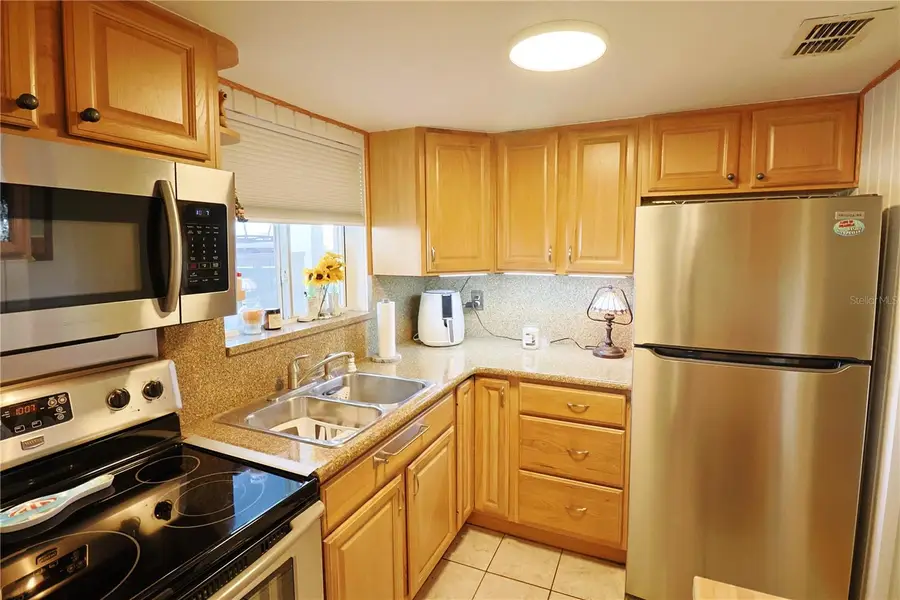 1850 Sunny Drive #F4, Bradenton, FL 34207 - Image #2