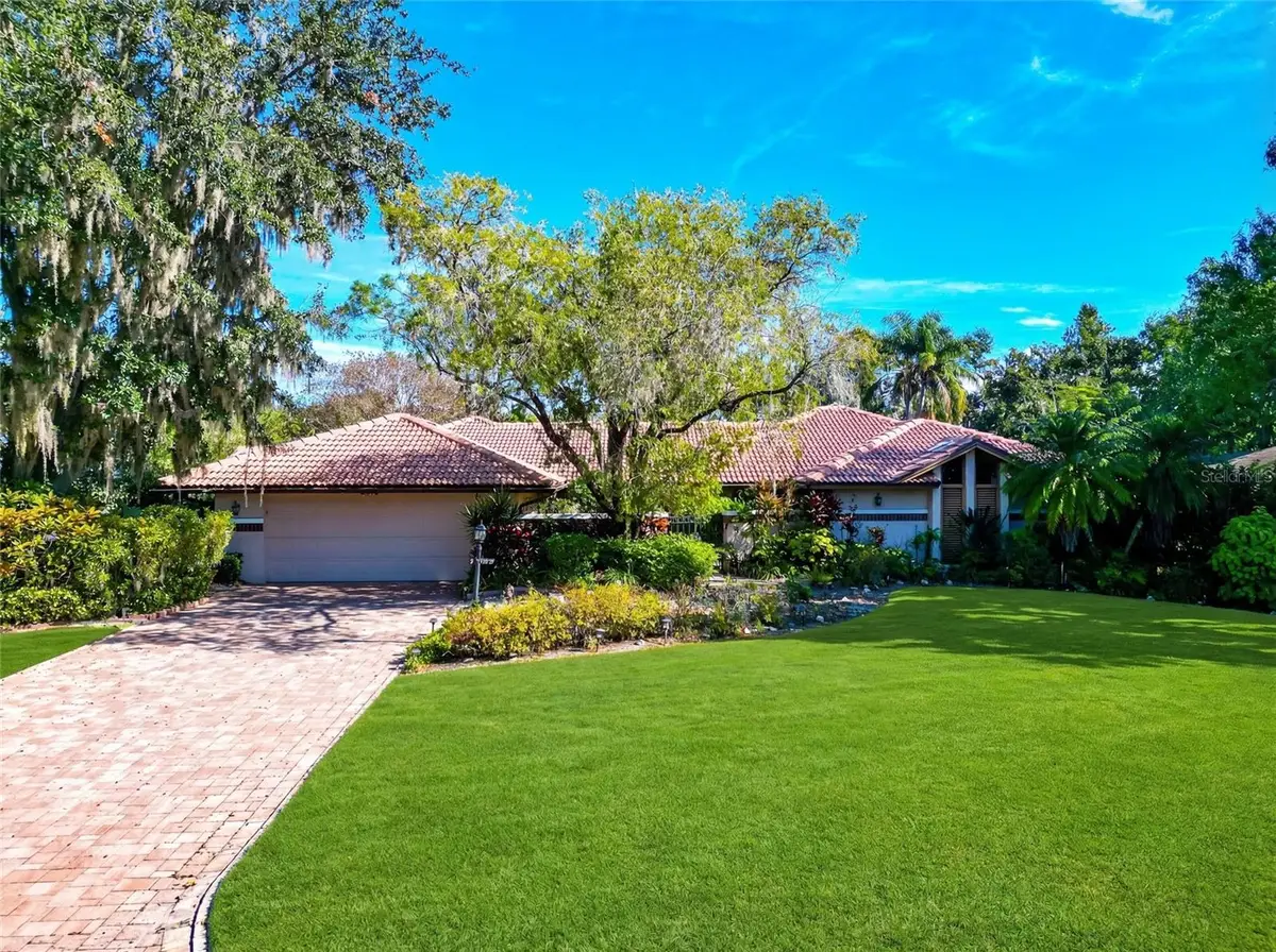 6976 Country Lakes Circle, Sarasota, FL 34243 - Image #1