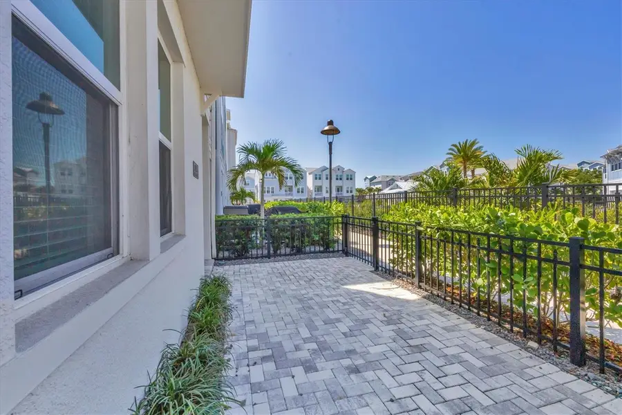 2340 Lindstrom Street, Sarasota, FL 34237 - Image #2