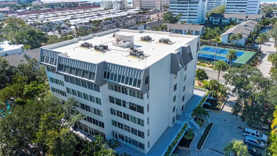 1200 E Peppertree Lane #601, Sarasota, FL 34242 - Image #2