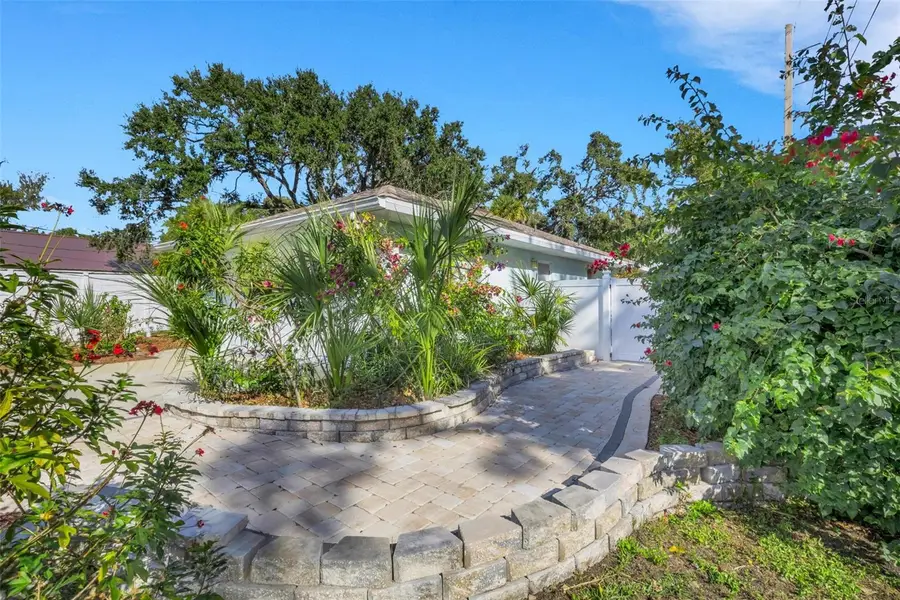 4557 Worcester Road, Sarasota, FL 34231 - Image #3