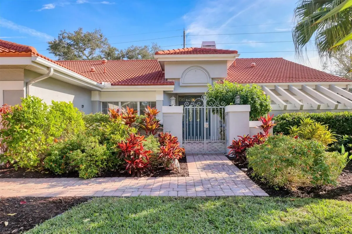4305 Highland Oaks Circle, Sarasota, FL 34235 - Image #1