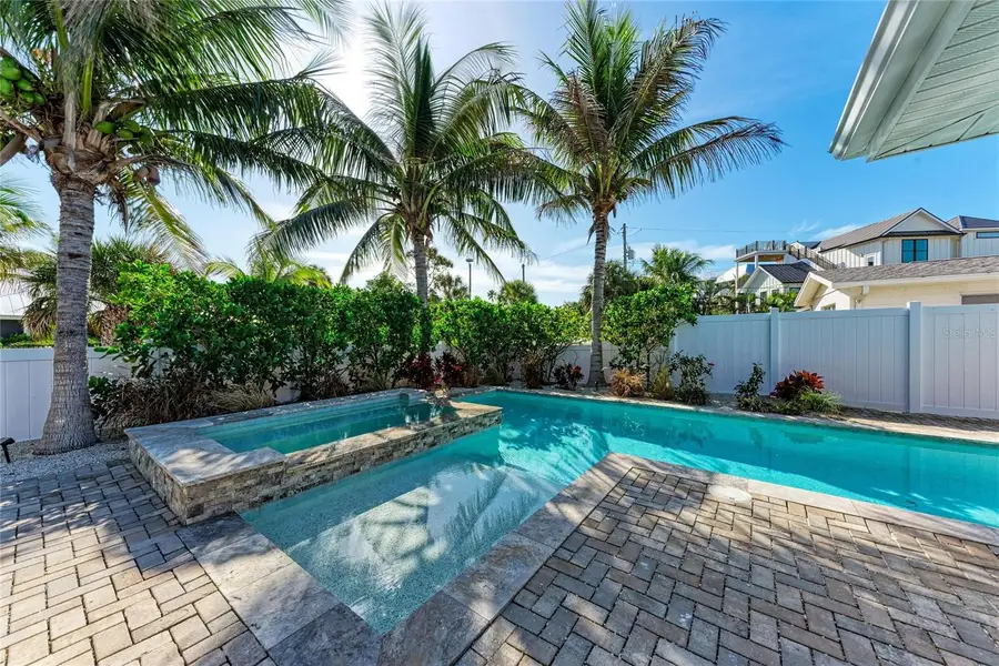 150 Crescent Drive, Anna Maria, FL 34216 - Image #3