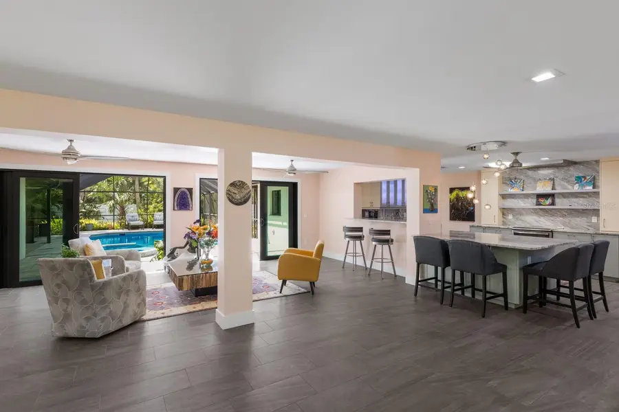 426 N Shore Drive, Sarasota, FL 34234 - Image #3