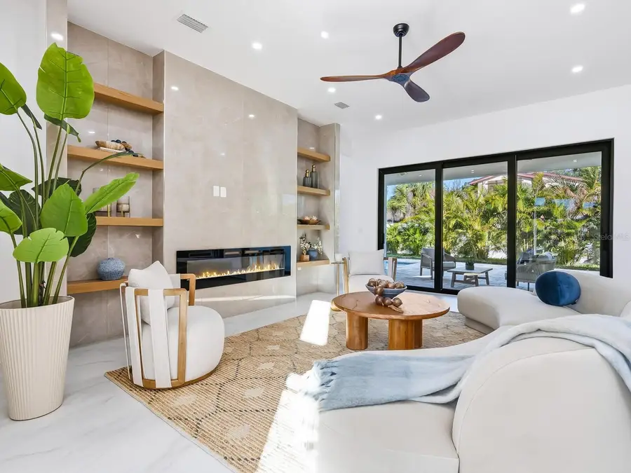 2303 Loma Linda Street, Sarasota, FL 34239 - Image #2