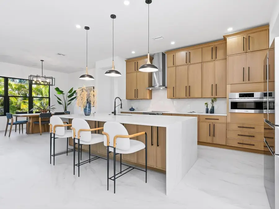 2303 Loma Linda Street, Sarasota, FL 34239 - Image #3