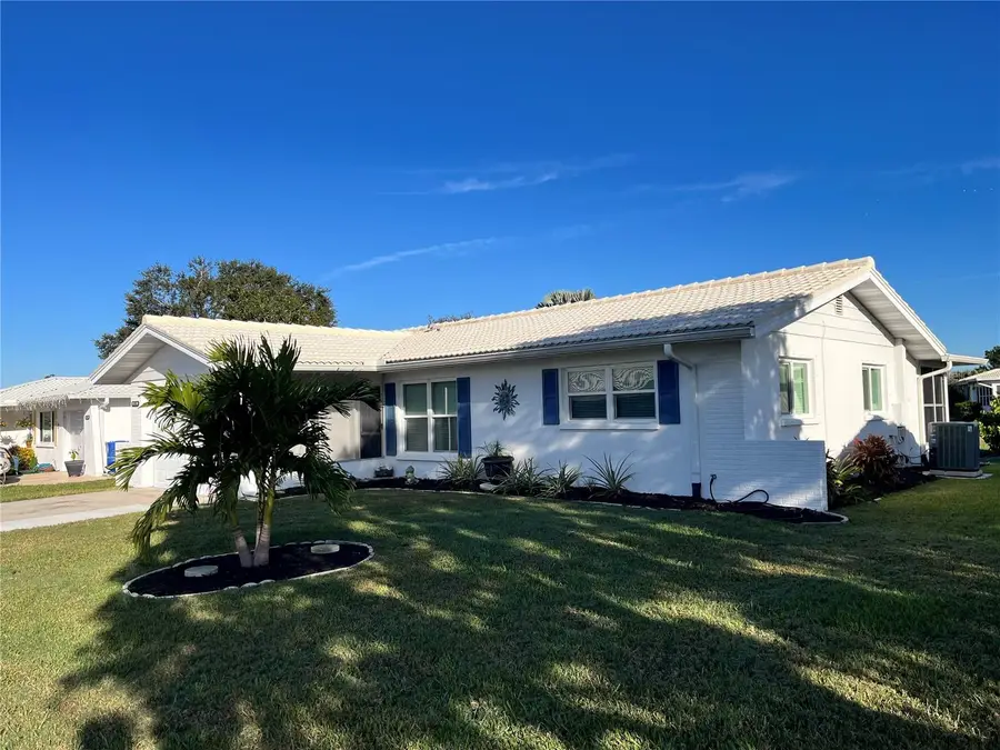 3905 Joyce Drive, Bradenton, FL 34208 - Image #2