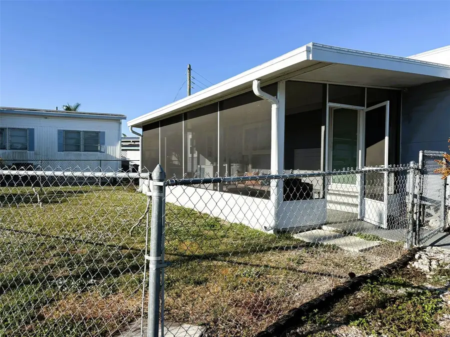 504 50th Avenue Dr W Avenue W, Bradenton, FL 34207 - Image #3