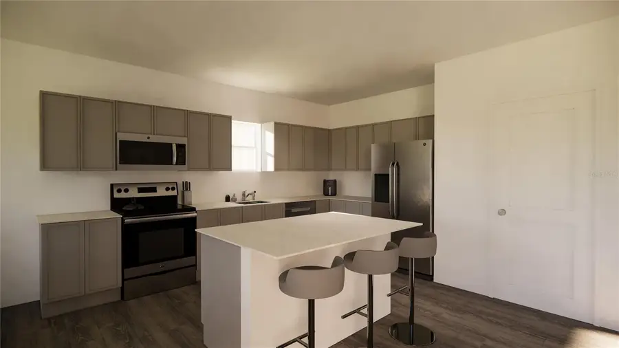 4418 Hawthorn Avenue, Parrish, FL 34219 - Image #2