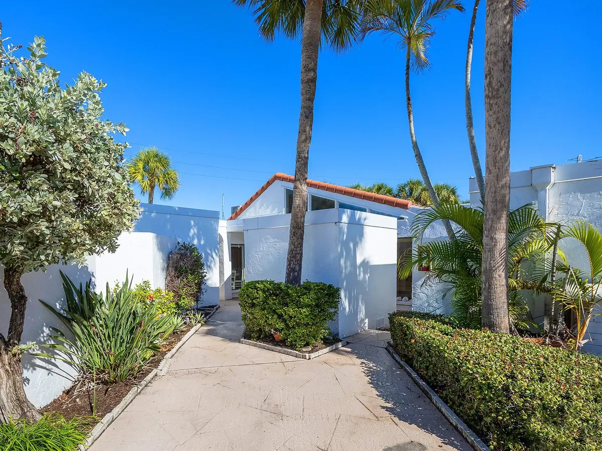 1585 Tarpon Center Drive #31, Venice, FL 34285 - Image #1