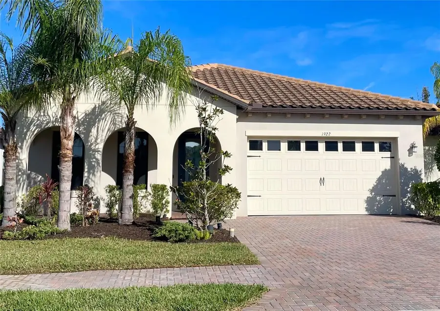 1922 6th St E, Palmetto, FL 34221 - Image #2