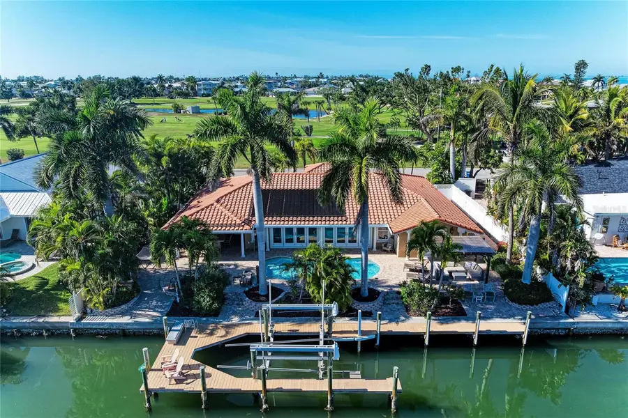 608 Hampshire Lane, Holmes Beach, FL 34217 - Image #2