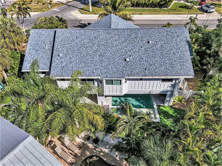 5708 Holmes Boulevard, Holmes Beach, FL 34217 - Image #3