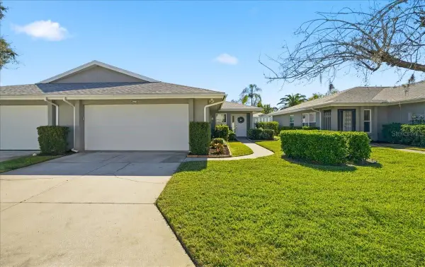 3908 Center Gate Circle #27, SARASOTA, FL 34233